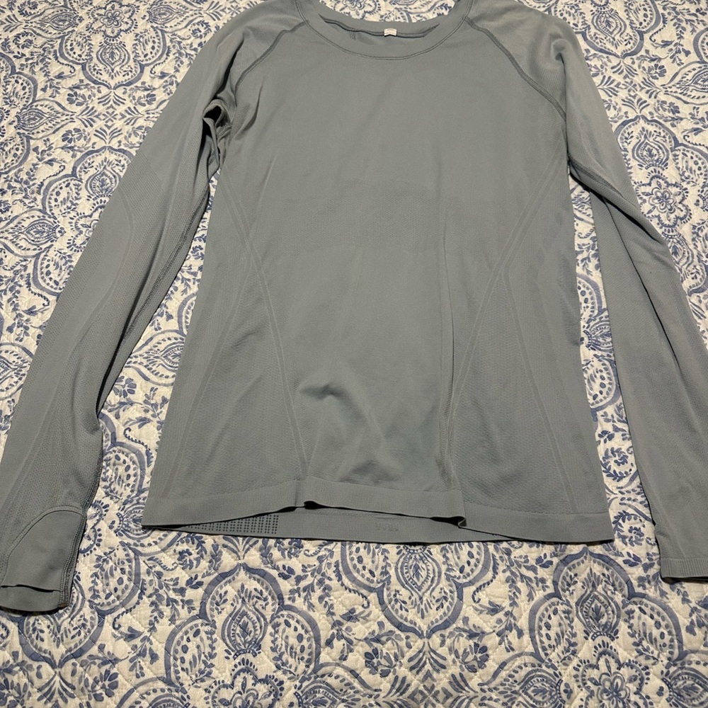 Athleta Fitted Long Sleeve T-Shirt in Green Gray